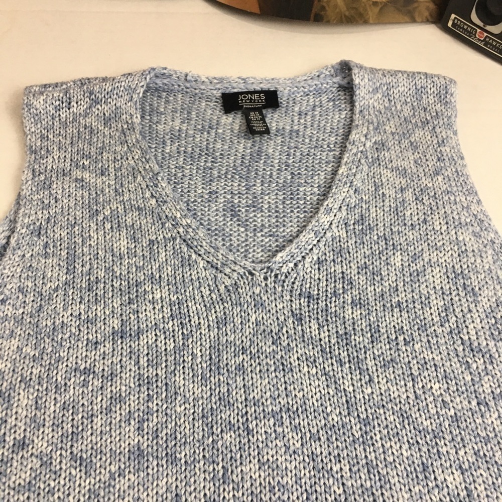 90s Minimalist Textured Sweater Vest | Coastal Grandpa Core Tank Jones New York - Picture 6 of 10